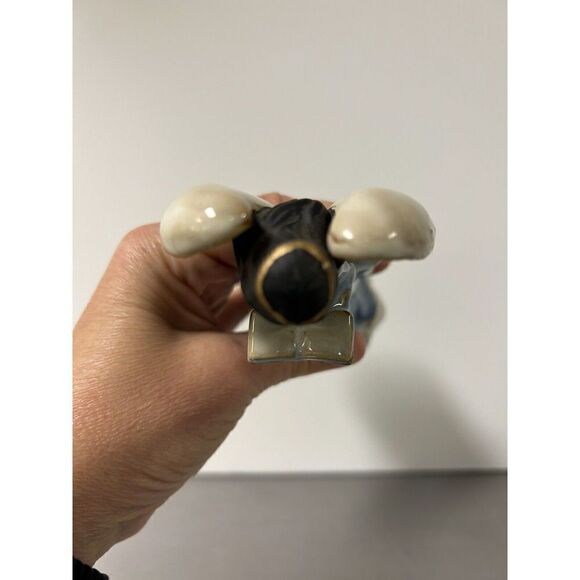 Porcelain Angel Figurine  7” Tall Reading Bible/Book. Great Condition - Picture 8 of 8